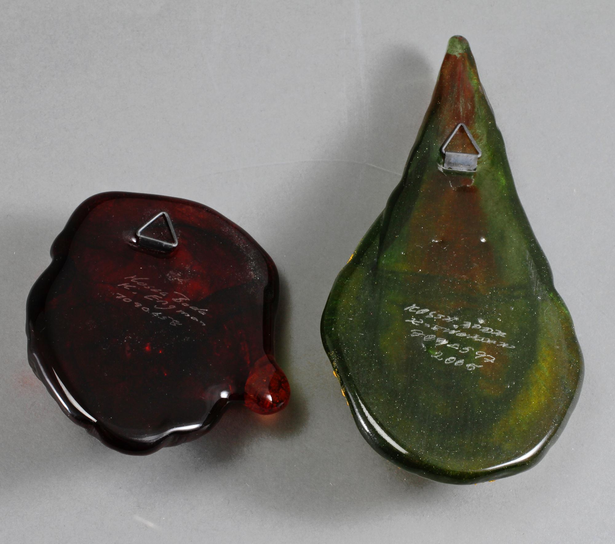FIGURER, 2 st, glas, Kjell Engman, Kosta Boda, signerade, en daterad 2005.