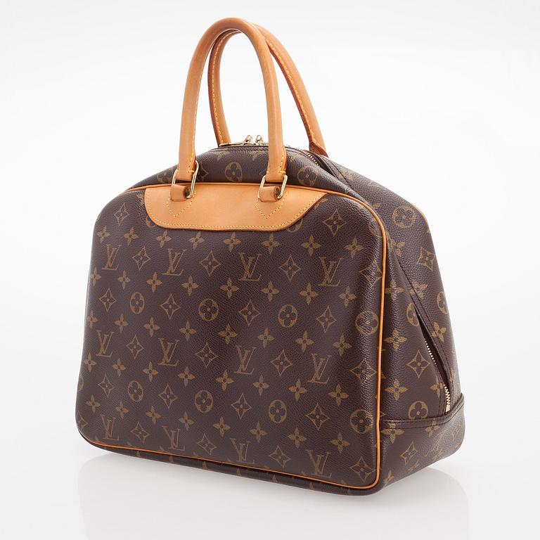 LOUIS VUITTON Deauville Bag.