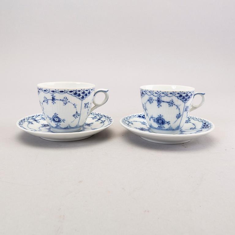 A 24 pcs Musselmalet service from Royal Copenhagen Denmark porcelain first half of the 20th century.