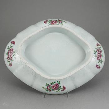 SKÅL PÅ FOT / TAZZA, porslin, Kina, Kanton, 1800-tal.