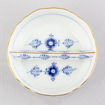 Karamellskål, porslin, Royal Copenhagen, "Musselmalet", modell 1, 1963.