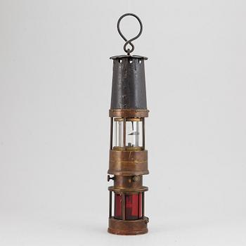 A miners lantern "Spiralarm", England, 20th Century.