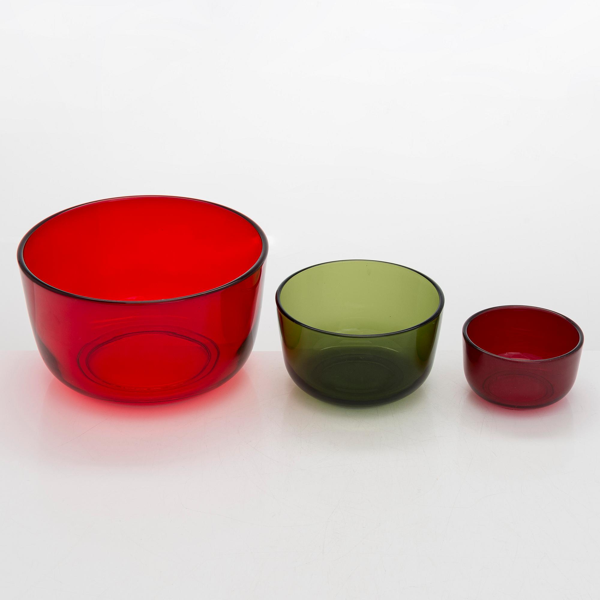 Saara Hopea, a set of 10 bowls, model 5577, Nuutajärvi Notsjö. Designed in 1956.