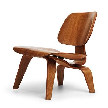 Charles & Ray Eames, a "LCW" chair, Evans Products Co USA, 1940's.