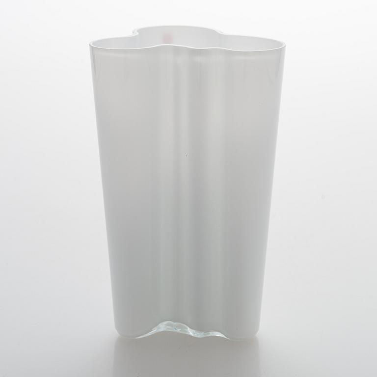 Alvar Aalto, vas, modell 201, märkt Iittala.