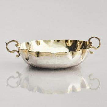 A small German parcel-gilt silver bowl (wine tasting bowl), mark of Johannes Kilian, Augsburg 1689-1692.