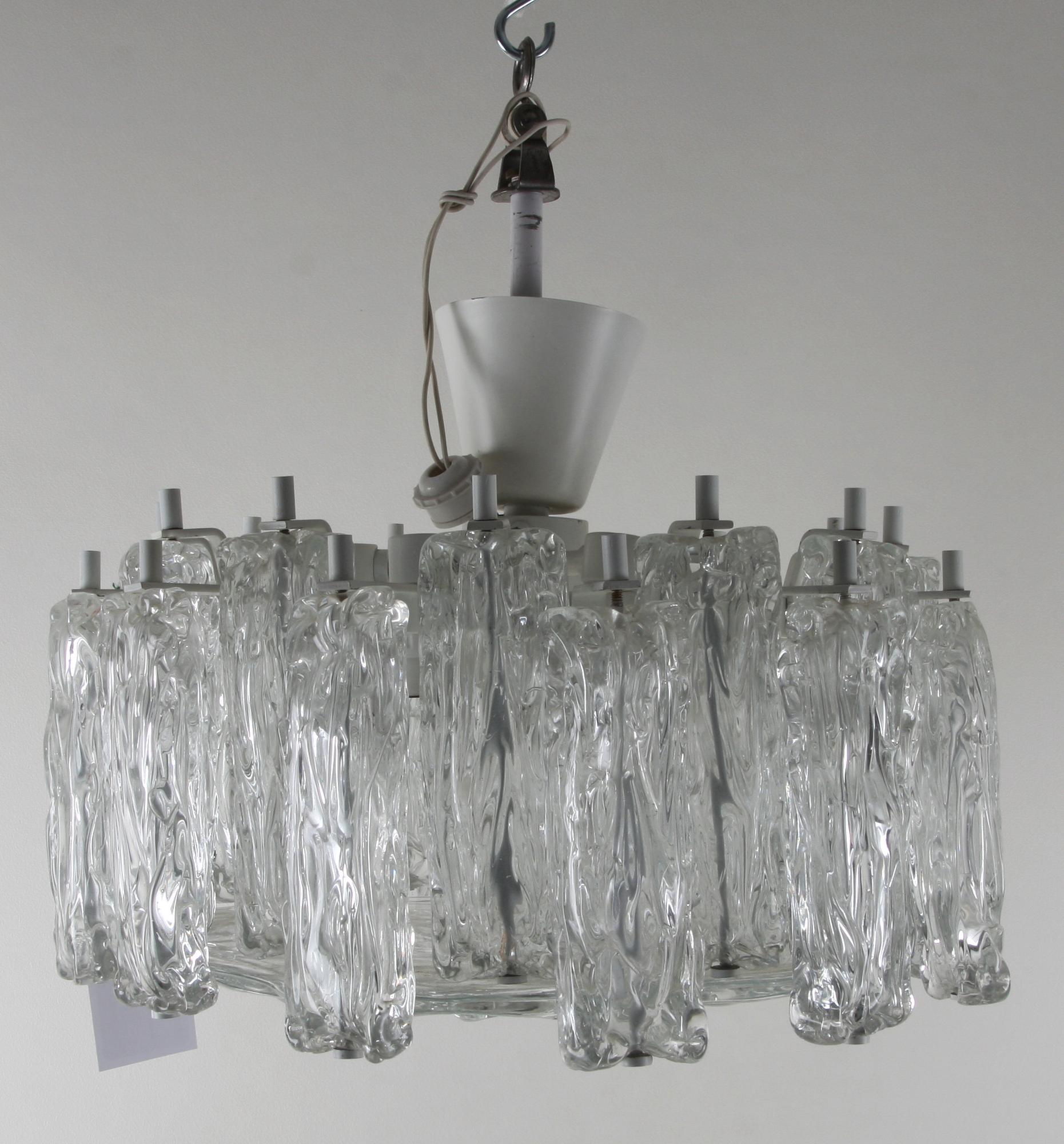 TAKLAMPA, glas.