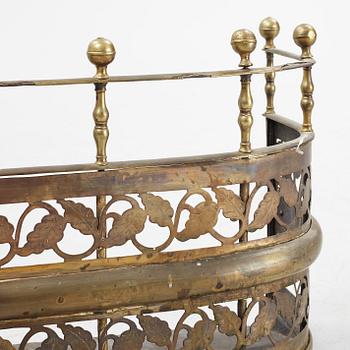 Gnistskydd, metall, omkring sekelskiftet 1900.