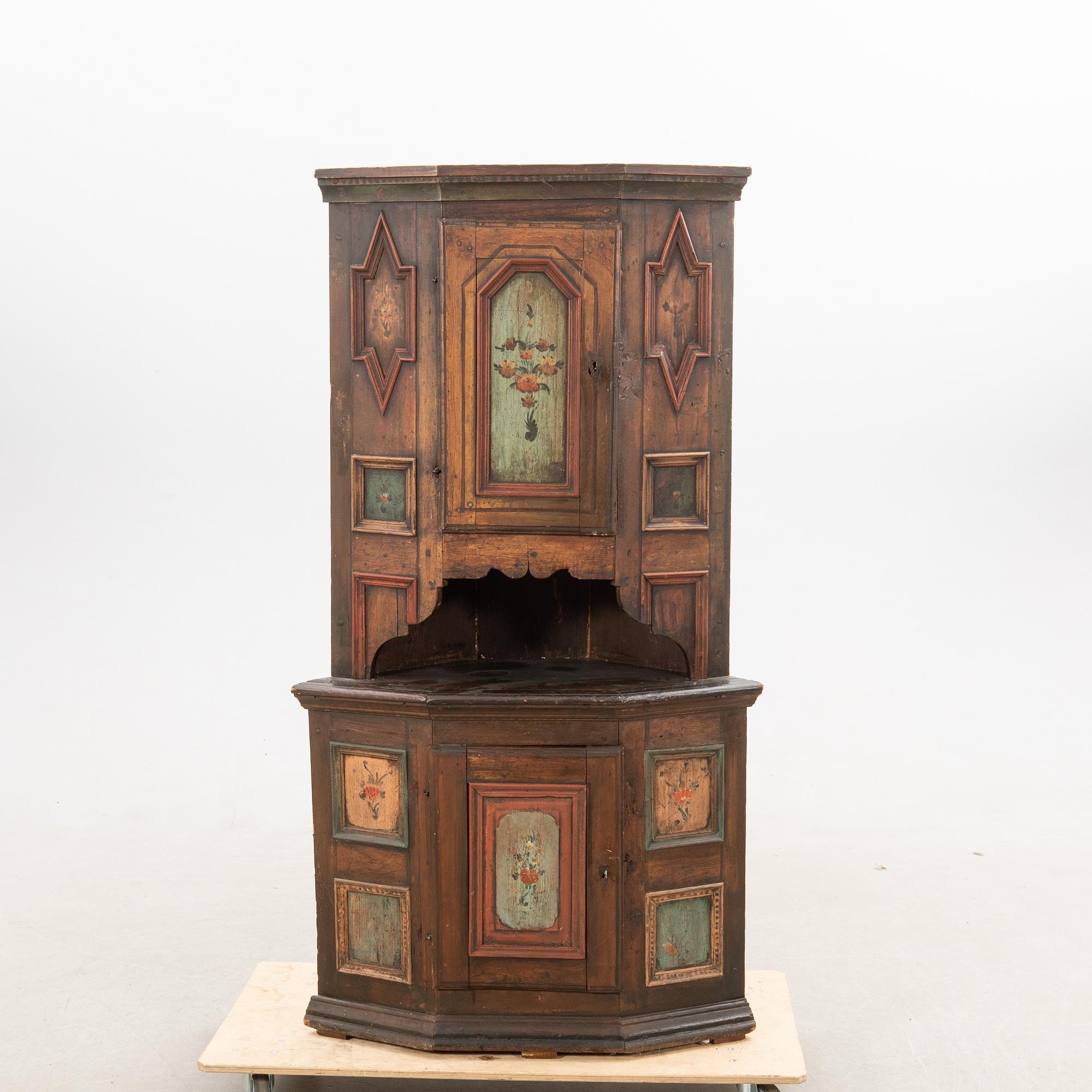 Gift cabinet, early 19th century.