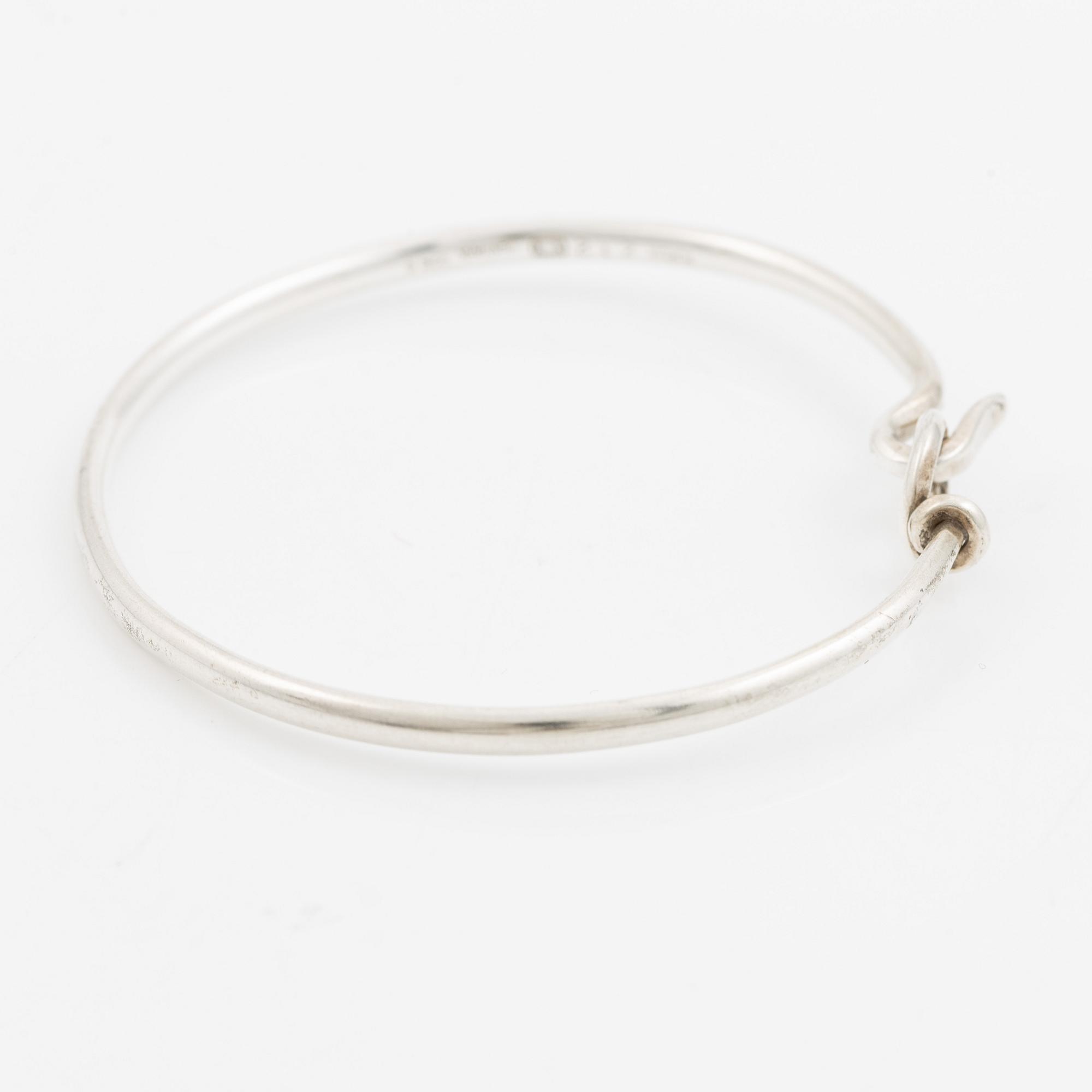 Vivianna Torun Bülow-Hübe, armring, sterlingsilver, Danmark. För Georg Jensen.