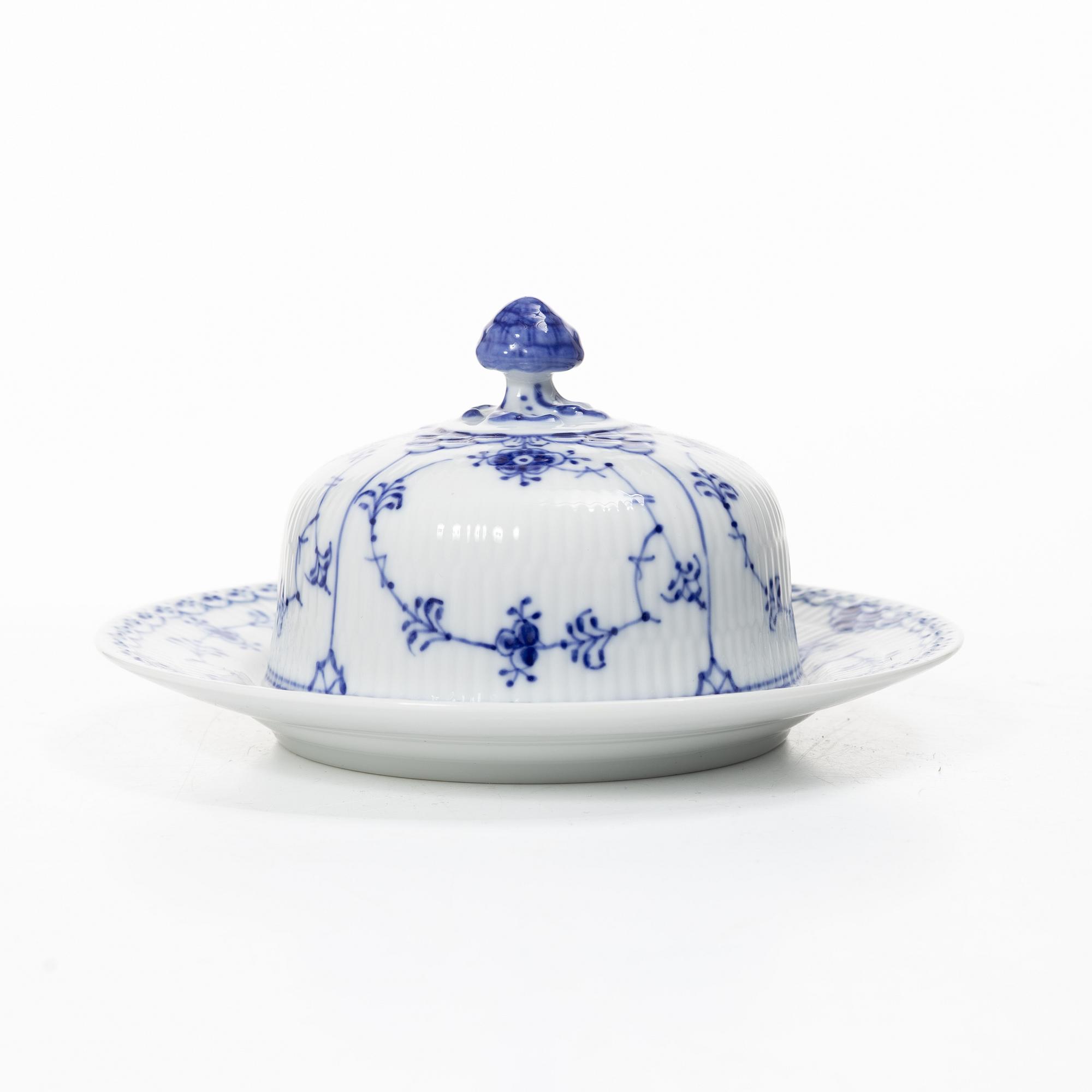 Royal Copenhagen, Smörterrin, porslin, "Musselmalet halvblond", Danmark.