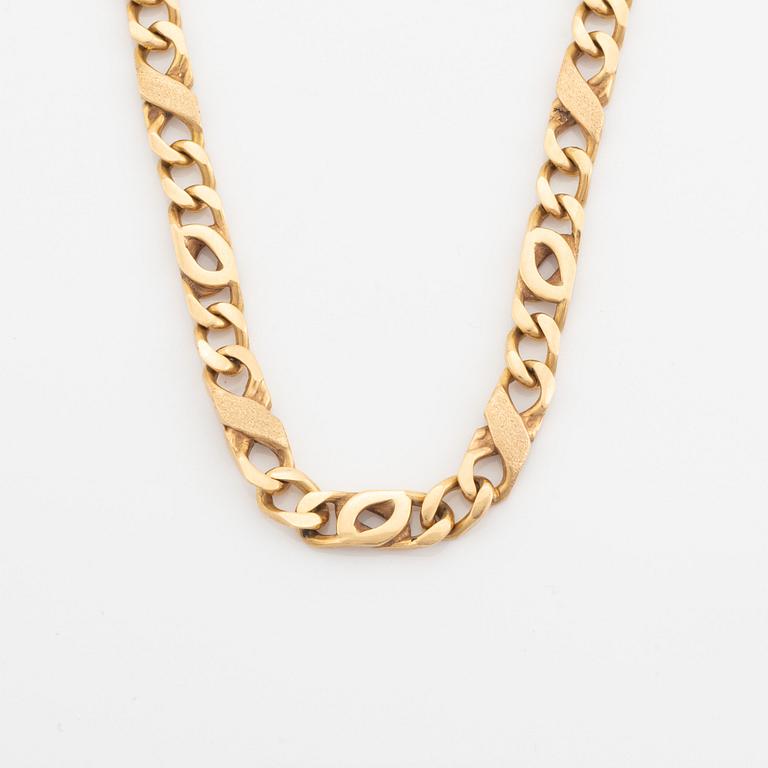 18K gold necklace.