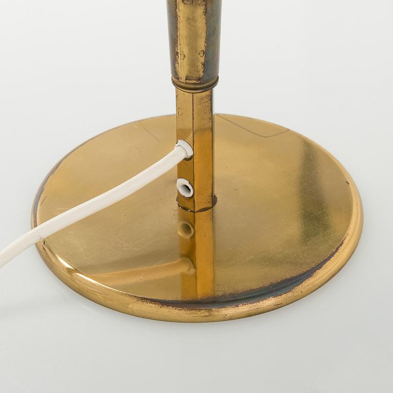 Paavo Tynell, pöytävalaisinpari, malli 5061, Idman 1900-luvun puoliväli.