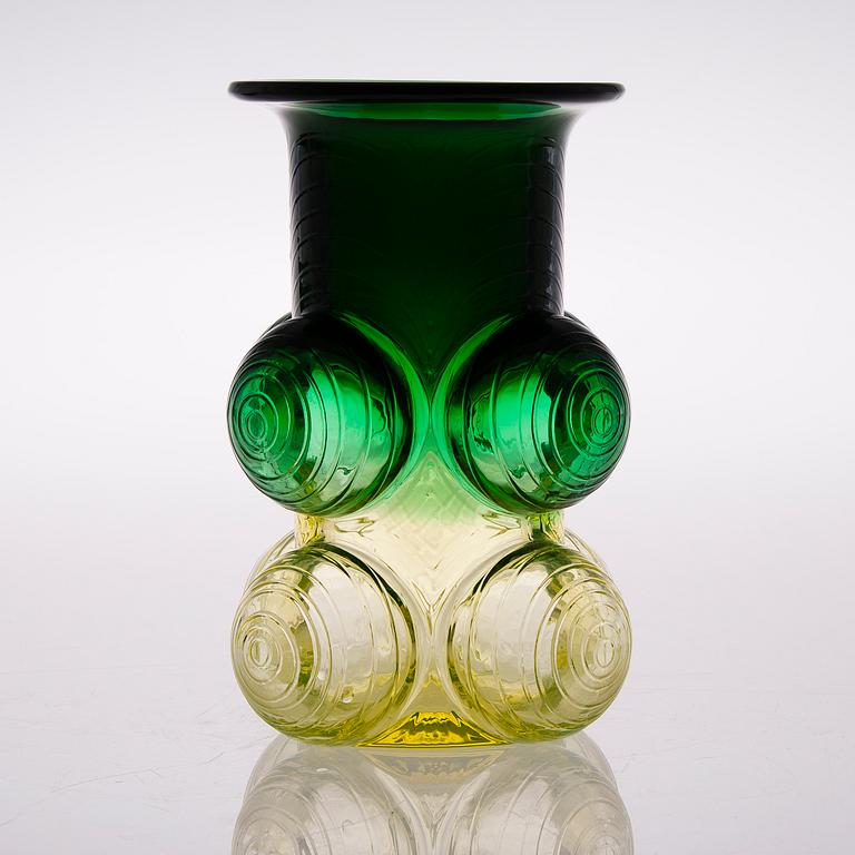 A 'Pajazzo' glass vase signed Nanny Still Riihimäen Lasi oy, 1970s.