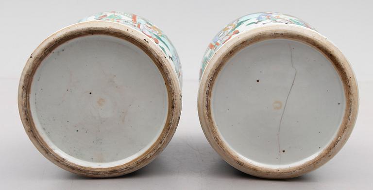 LOCKURNOR, 1 par, porslin, Kina, sent 1800-/tidigt 1900-tal.