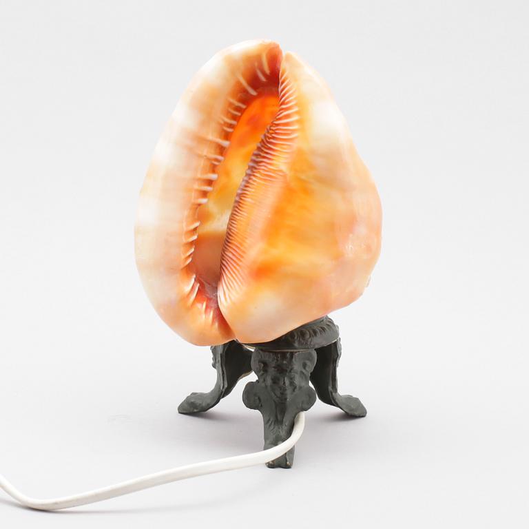 BORDSLAMPA, camé, 1900-talets första hälft.