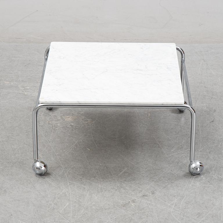 Bruno Mathsson, a pair of easy chairs and a coffee table, 'Karin', Dux, second half of the 20th Century.