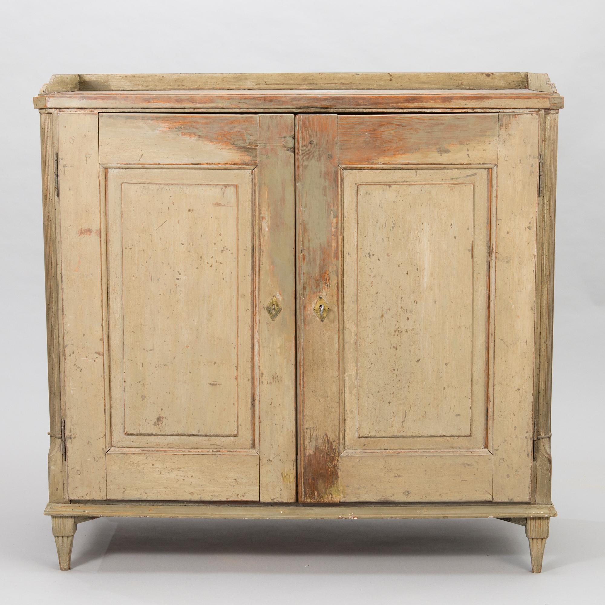 CUPBOARD, first half of the 19th century.
