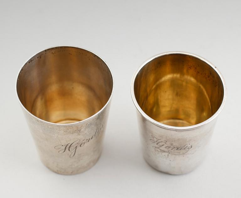 BÄGARE, 2 st, silver, 1800/1900-tal. Vikt ca 165 gram.