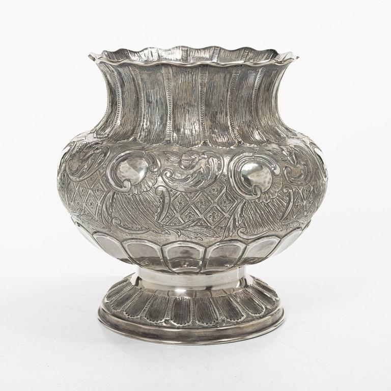Vase / outer casing, silver, Rococo style, 20th century.
