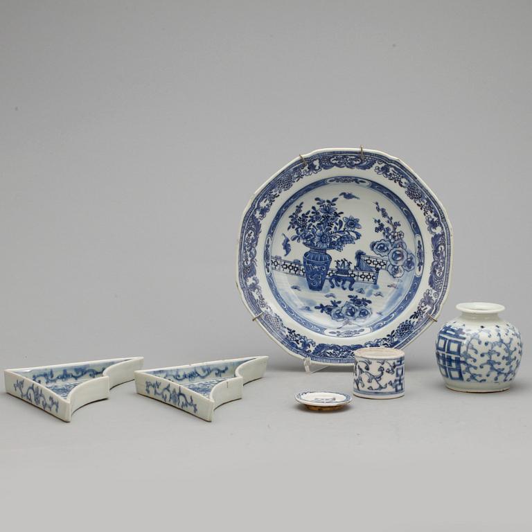 PARTI PORSLIN, 5 delar, porslin, Kina, Qing dynastin, sent 1800-tal.