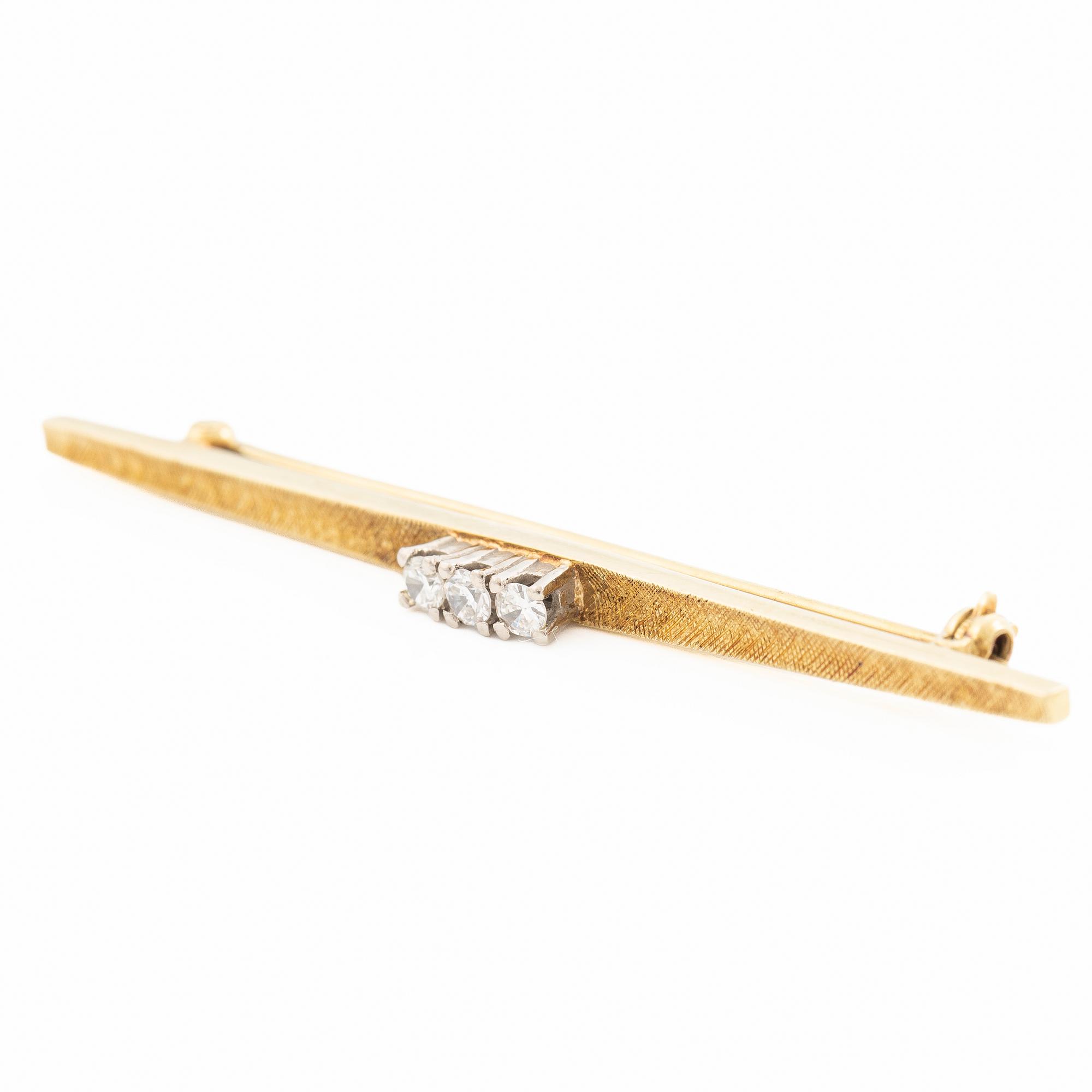 Brooch, 14K gold with old-cut diamonds.