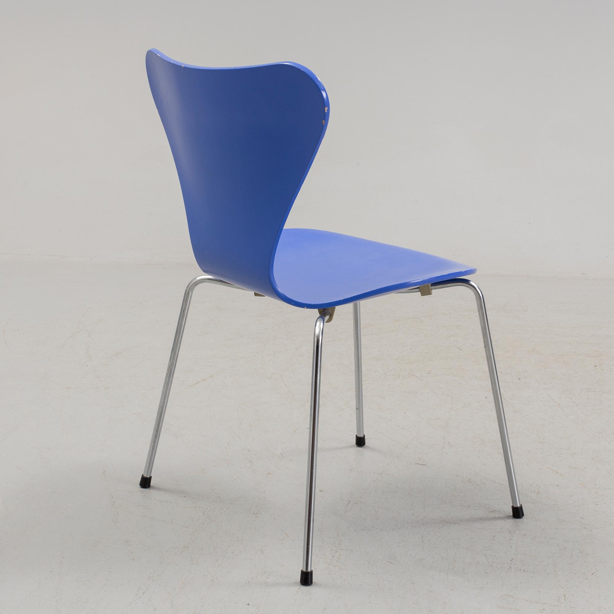 ARNE JACOBSEN, STOLAR, 4 st, "Sjuan", märkta, Fritz Hansen, Danmark, 1980-tal.