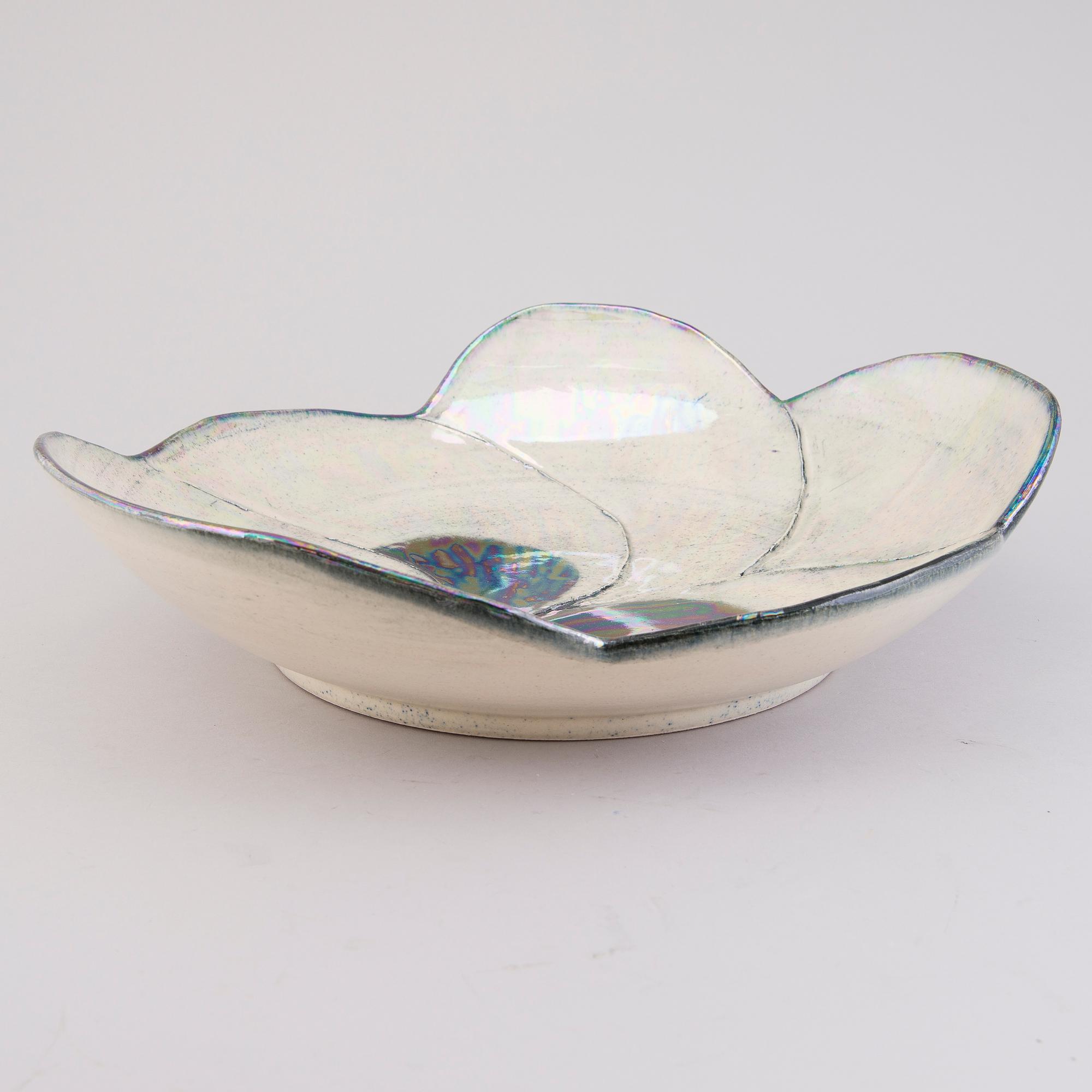 Birger Kaipiainen, A stoneware bowl signed Kaipiainen, Arabia.