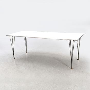 Bruno Mathsson & Piet Hein, bord för Fritz Hansen, 1986.