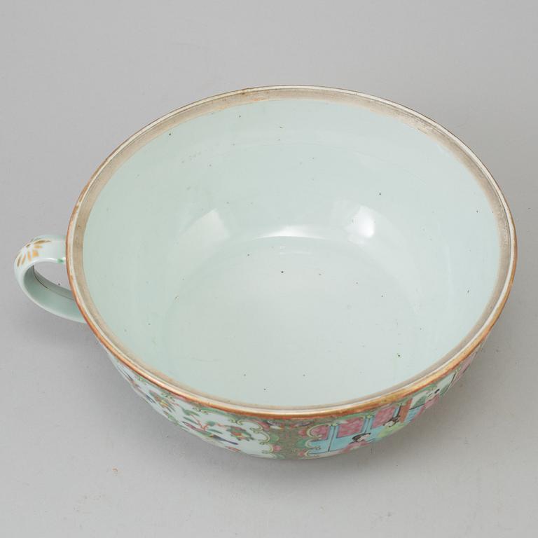 A CHINESE PORCELAIN POTTY, Canton, mid 19th century.