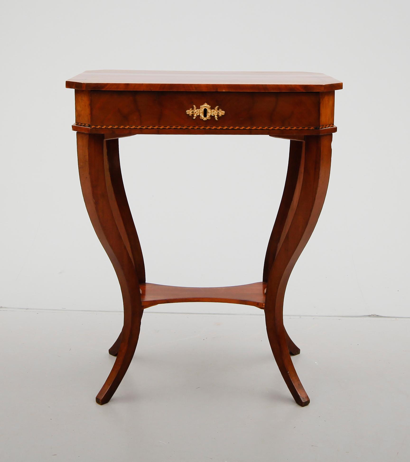 DAMARBETSBORD, senempire, 1800-talets första hälft.
