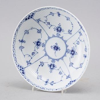 A porcelain tableware set of 69 pcs, "Musselmalet" by Royal Copenhagen, second half of the 20th century.