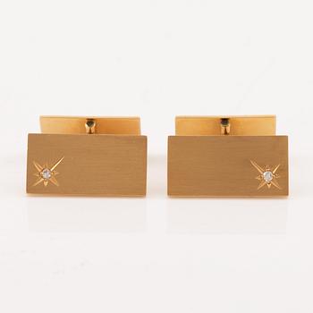 Cufflinks, a pair, 18K gold with octagon-cut diamonds.