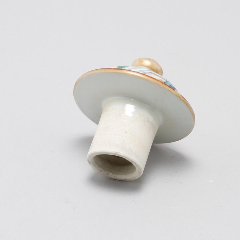 LOCKURNA, porslin, Kina, sent 1800-tal.