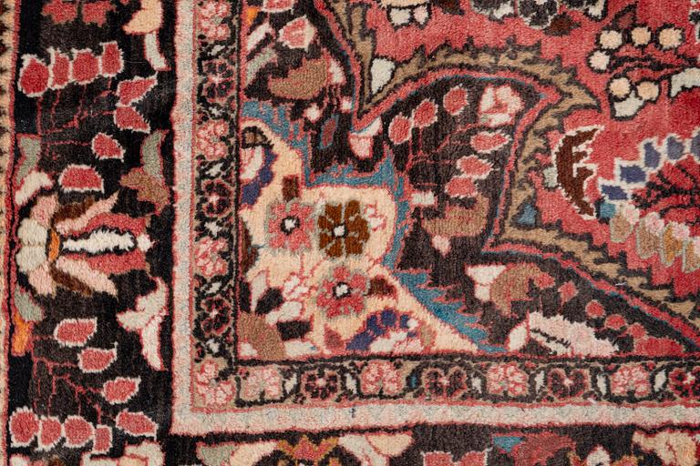 Rug, Hamadan, approx. 330 x 223 cm.