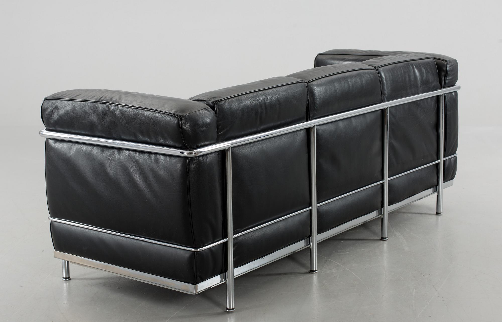 SOFFA, "LC 2", Le Corbusier, Pierre Jeanneret och Charlotte Perriand, Cassina, Italien.