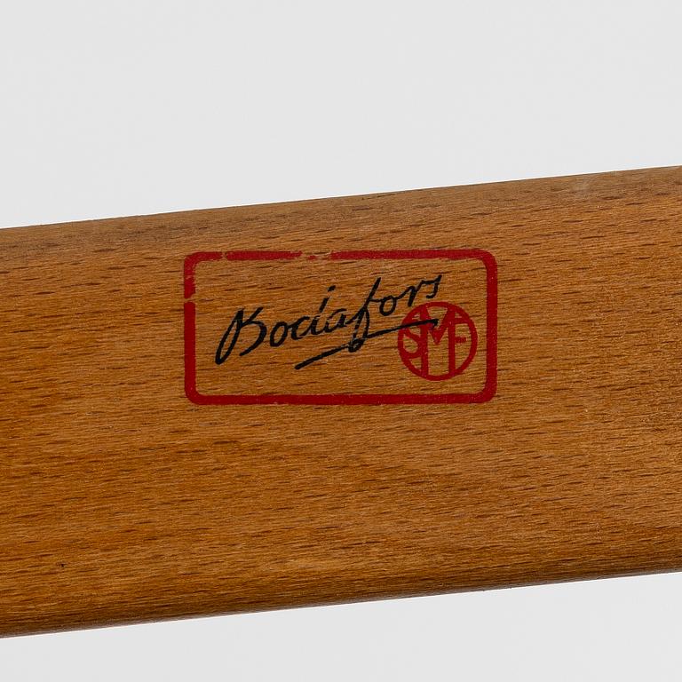 Axel Larsson, karmstolar ett par, möjligen modell 1208, Svenska Möbelfabrikerna, Bodafors, 1930-tal.