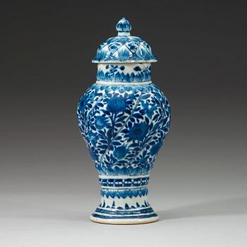 VAS med LOCK, porslin, Qingdynastin Kangxi (1662-1722).