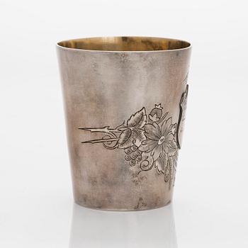 Alexander Fuld, a parcel-gilt beaker, Moscow 1895. In an oak case marked I.E. Morozov St. Petersburg.