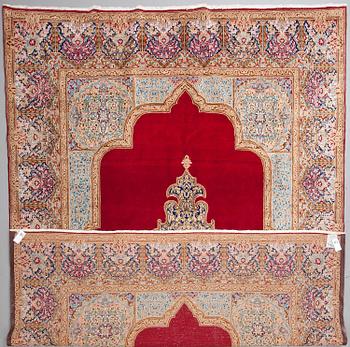 MATTA, old, Kirman, ca 370x275 cm.