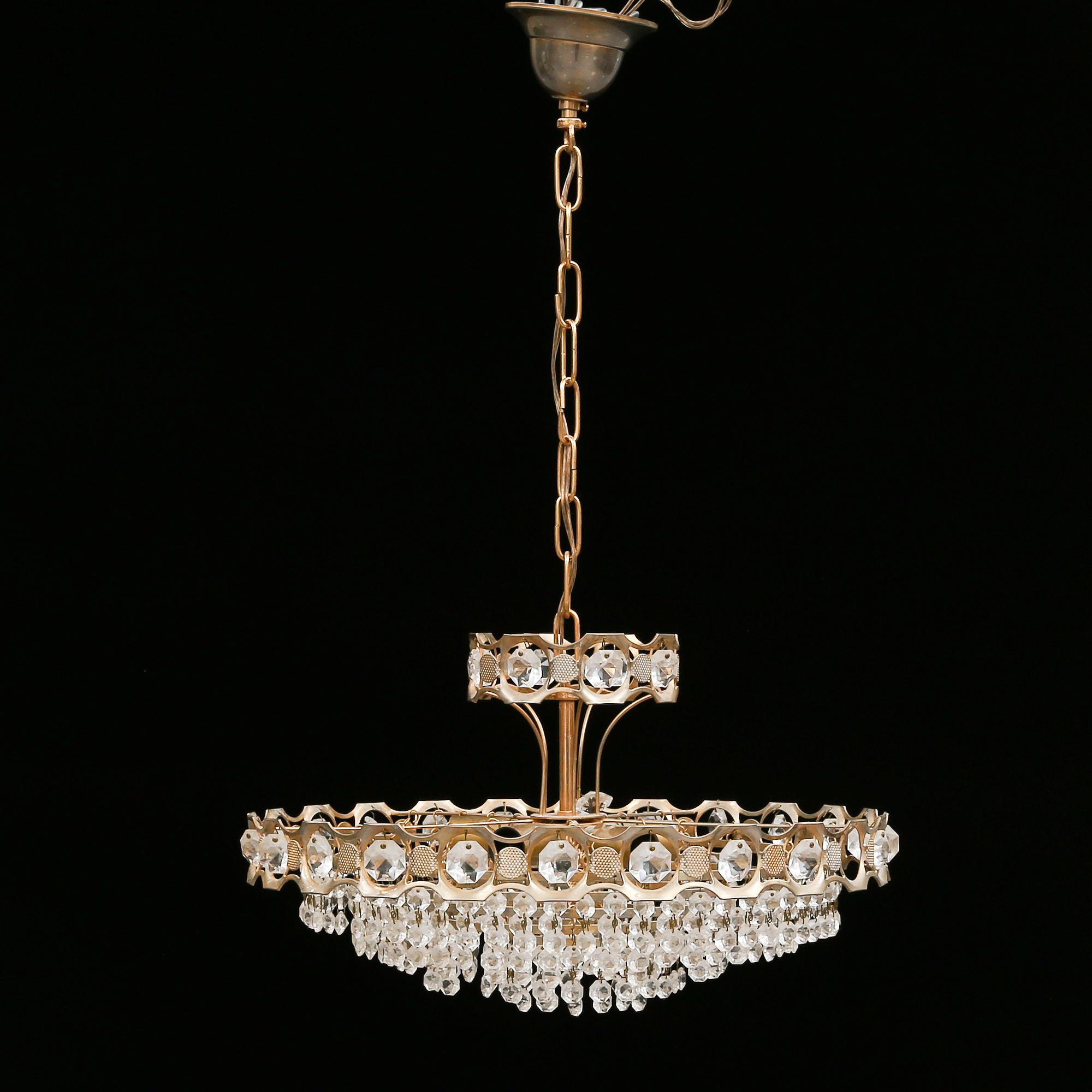 TAKLAMPA, Lival, Finland, 1900-talets andra hälft. Höjd ca 25 cm.