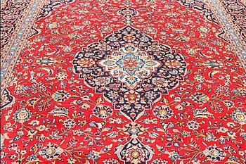 A Kashan carpet, c. 412 x 300 cm.