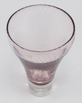 VAS, glas, Gunnel Nyman, signerad, 1900-talets andra hälft.