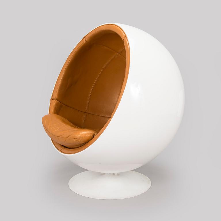 Eero Aarnio, a 'Ball Chair' for Asko.