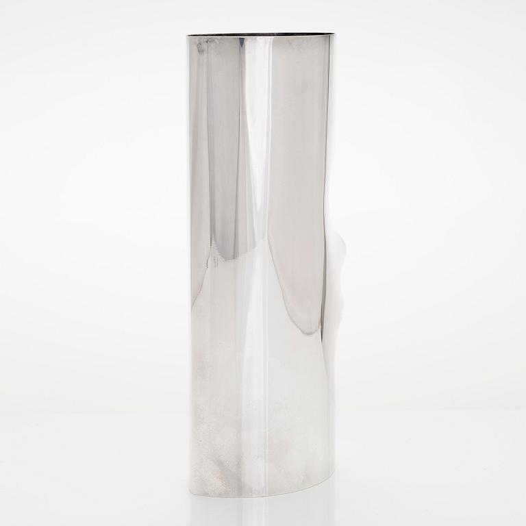 Pekka Piekäinen, a sterling silver vase, J.A. Tarkiainen, Helsinki, 1990.