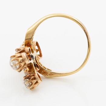 Ring 14K gold flower-shaped with a freshwater pearl and old-cut and rose-cut diamonds.