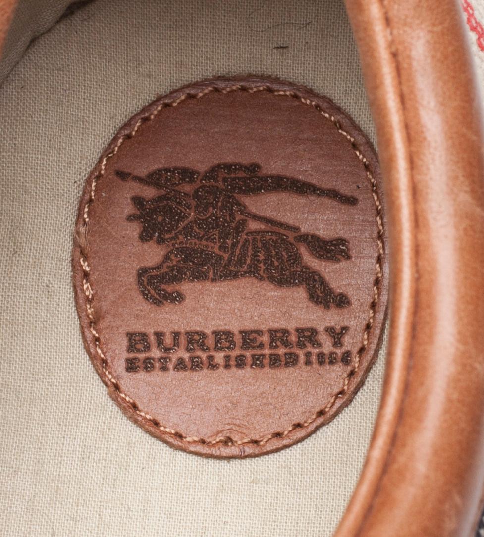 SKOR, Burberry.