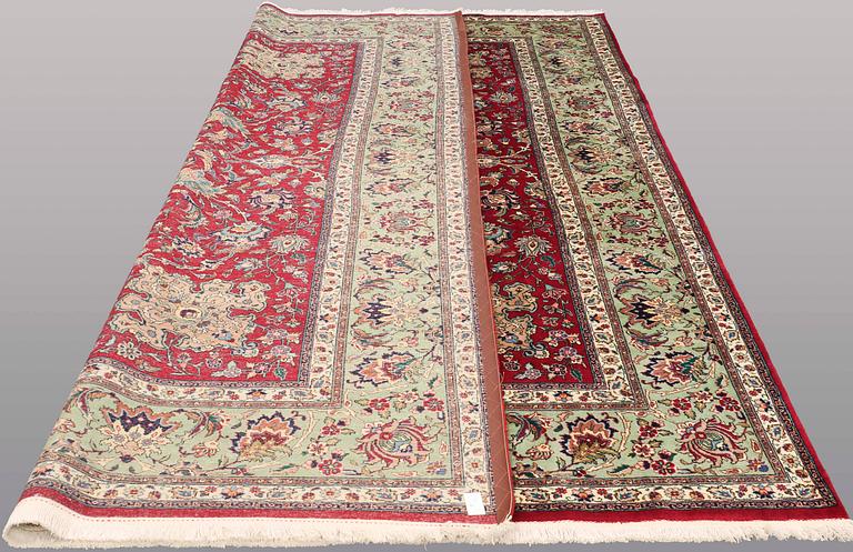 A CARPET, Tabriz, ca 381 x 302 cm.