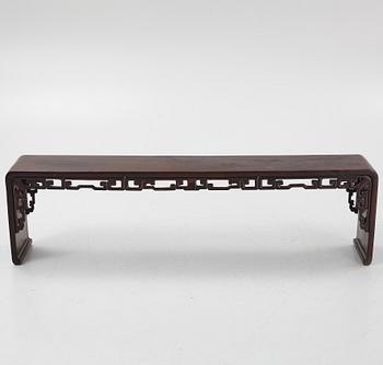 Bänk/low table, hongmu. Qingdynastin, 1800-tal.