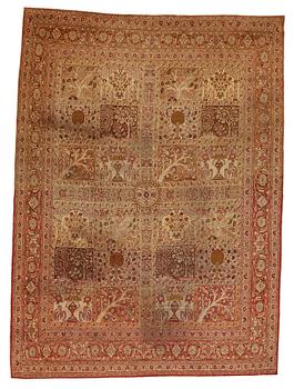 275. A carpet, Antique Tabriz, ca 377-386 x 278,5-283,5 cm.